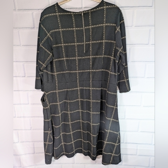 41 Hawthorne Black V-Neck A-Line Knit Dress Front Pockets - Picture 2 of 5